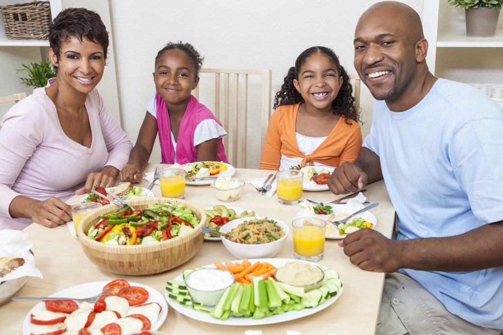 3 Reasons You Should Eat Together as a Family, According to Science