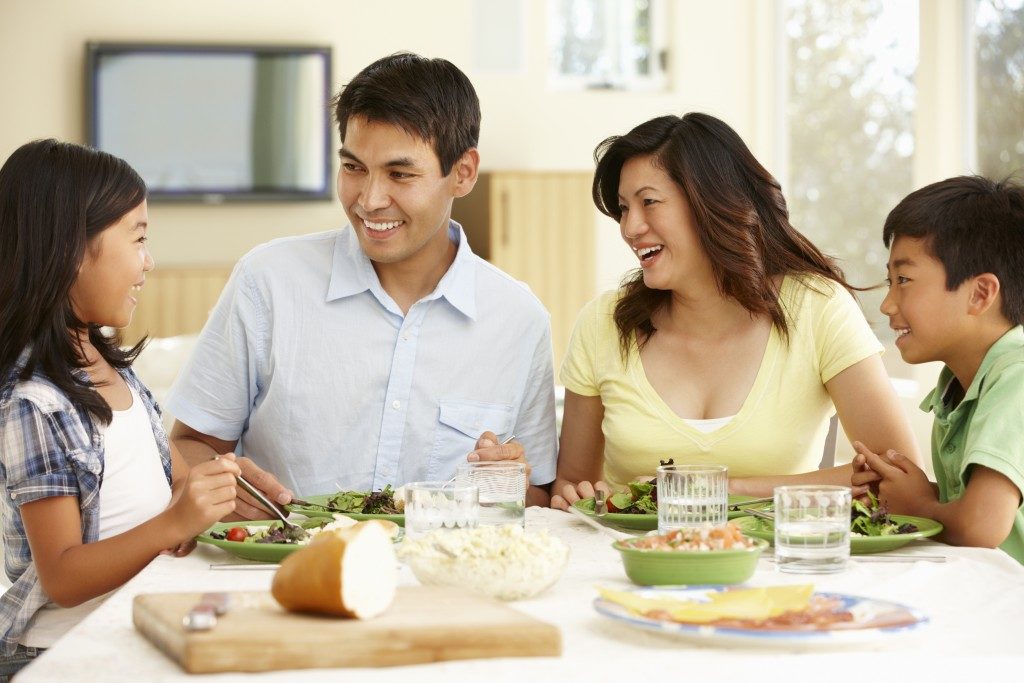 Family eating salad