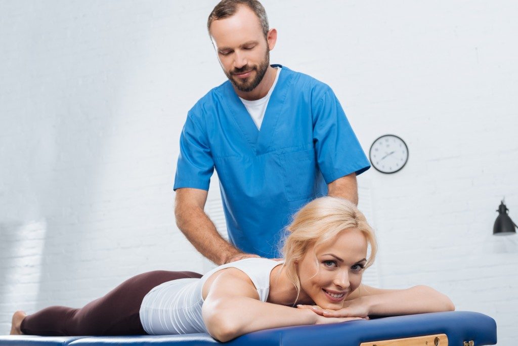 woman getting chiropractic care