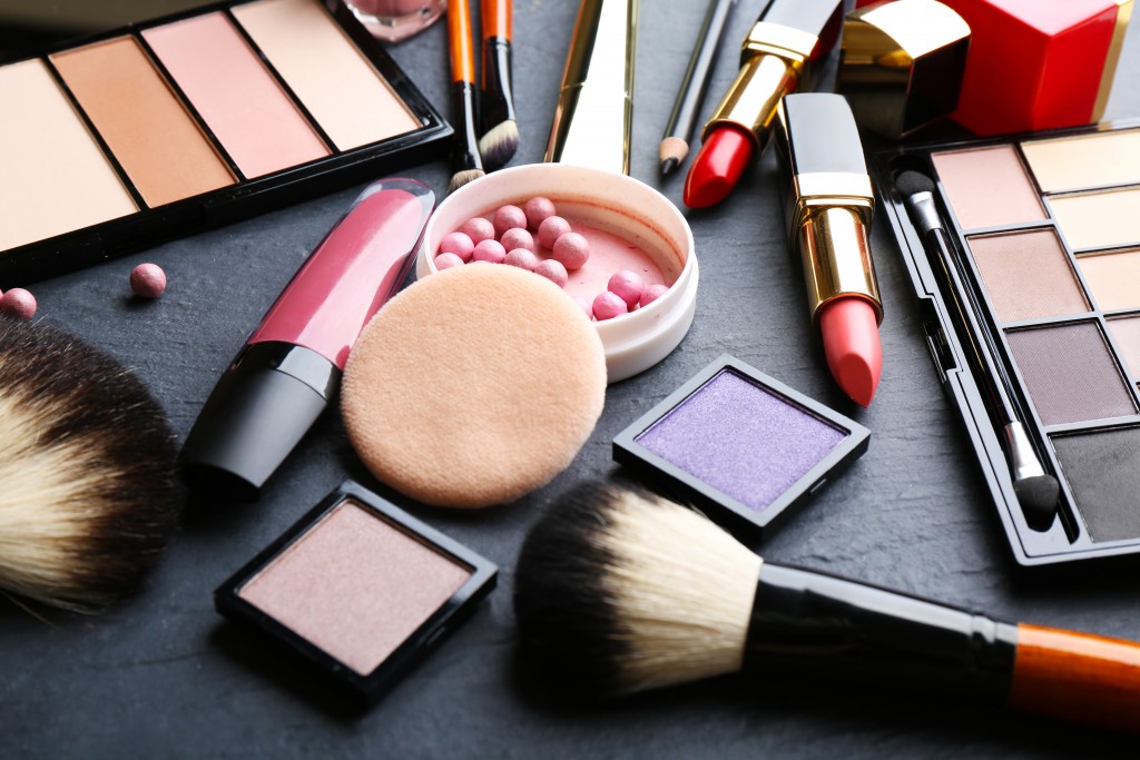 different cosmetic materials